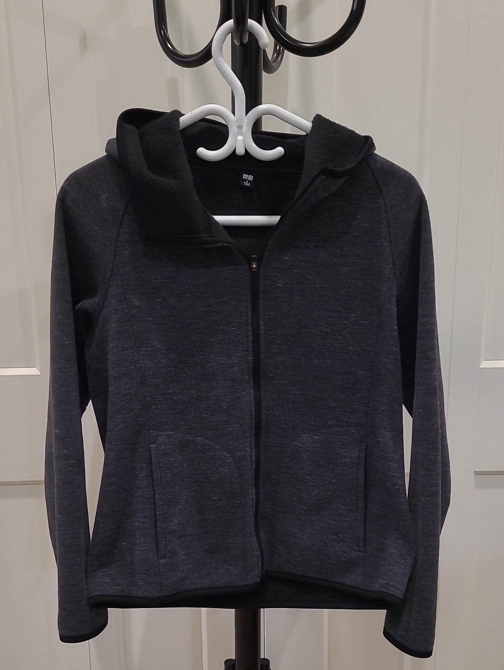 Uniqlo Dark Charcoal Gray Hooded Fleece Zip Jacket